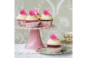 Falinaptár Cupcakes 30x30cm REALSYSTEM 6097 képes, tűzött, 7 lapos