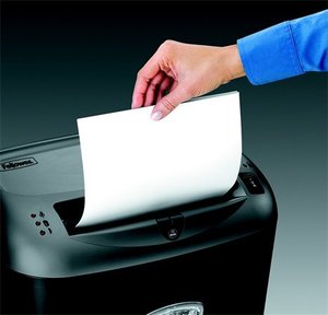 Iratmegsemmisítő FELLOWES Powershred 70S, csík, 13 lap.