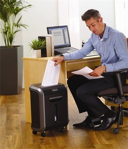 Iratmegsemmisítő FELLOWES Powershred 79Ci, konfetti, 15 lap.