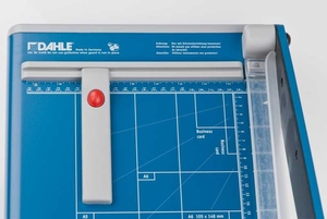 Papírvágógép 46 cm, DAHLE 534, karos, 90 fokos vágóéllel.
